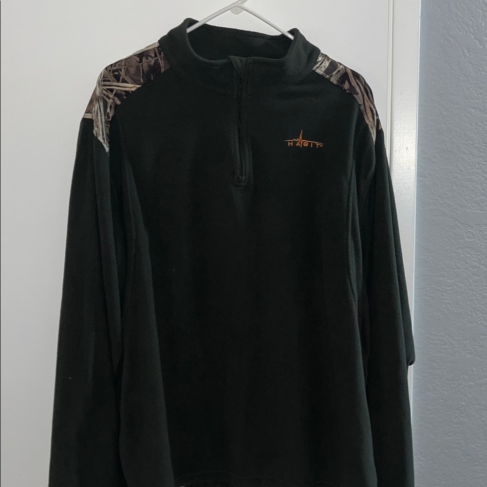 Habit Outdoors Green Pullover with Camo Accents